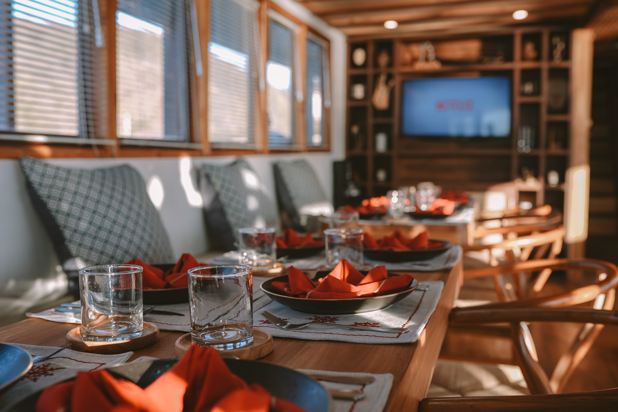 INDOOR RESTAURANT(2)